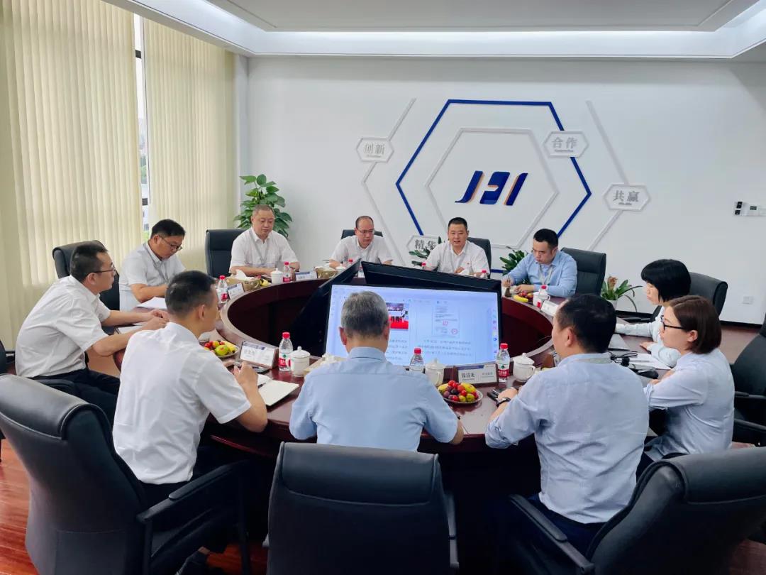 精華股份第三屆董事會第四次會議順利召開(圖3) 精華股份第三屆董事會第四次會議順利召開(圖3)