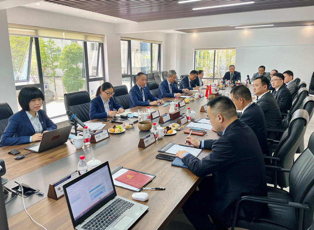 精華股份第三屆董事會第六次會議、第三屆監事會第四次會議順利召開(圖1) 精華股份第三屆董事會第六次會議、第三屆監事會第四次會議順利召開(圖1)