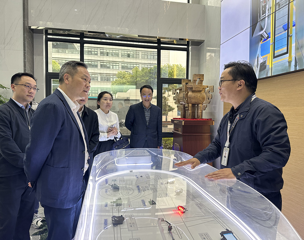 市政府奚明一(yī)行莅臨我司開展主題教育專題調研活動(圖1) 市政府奚明一(yī)行莅臨我司開展主題教育專題調研活動(圖1)