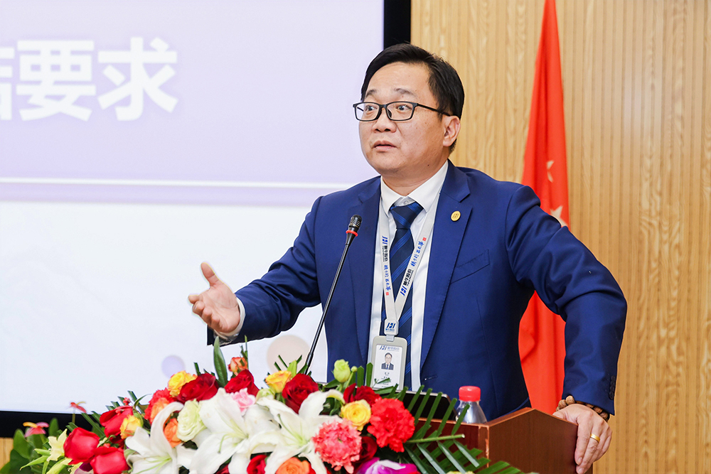 精華股份2023年(nián)度經營會議暨尾牙宴圓滿召開(圖6) 精華股份2023年(nián)度經營會議暨尾牙宴圓滿召開(圖6)